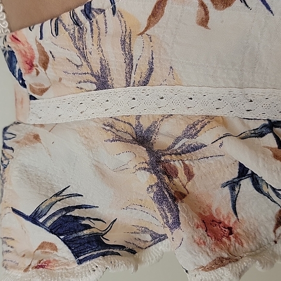 Alice Blue Ruffled Sleeveless Blouse Size M - Picture 2 of 6